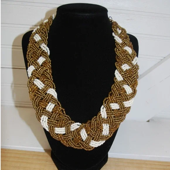 Vintage Y2K Chunky necklace choker beaded gold and white braided design - Picture 5 of 7